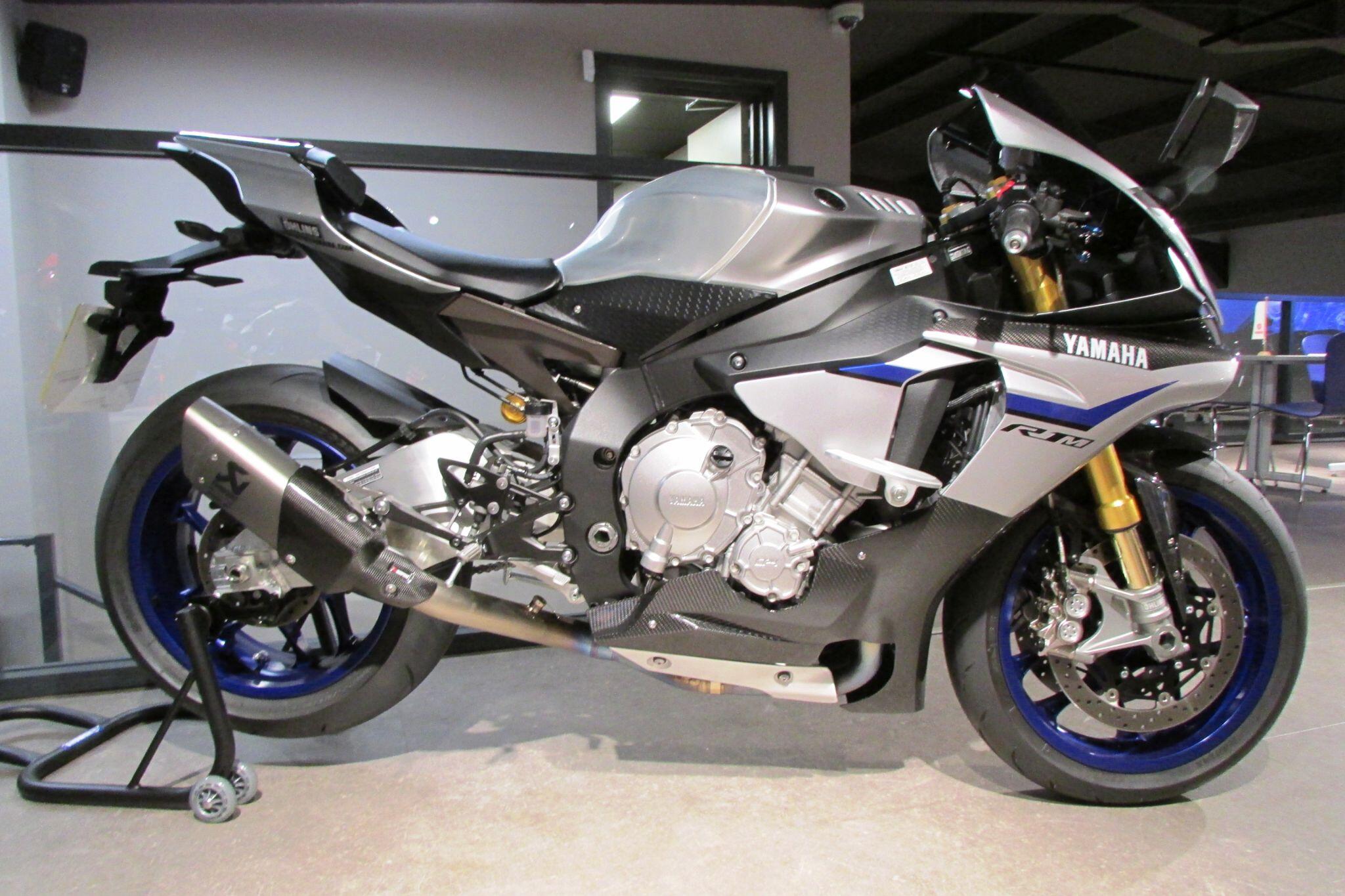 2015 Yamaha R1M